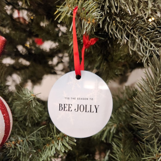 Bumble bee Christmas tree ornament, Metal holiday ornament, Bee Christmas decor, Holiday home decor, Santa bees round ornament, Xmas decor